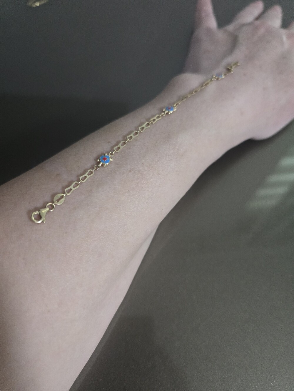 14 K Gold Link Bracelet with Blue and Red Flower Charm - Picture 10 of 12